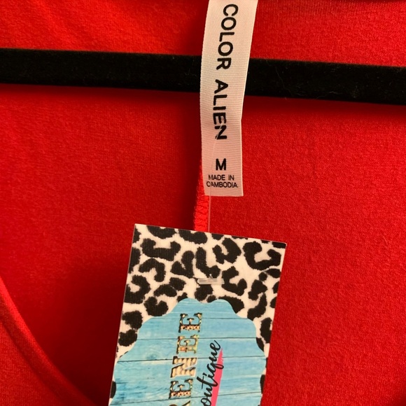 Color Alien Women’s Red Leopard Pocket Tank Top NWT - Picture 3 of 5